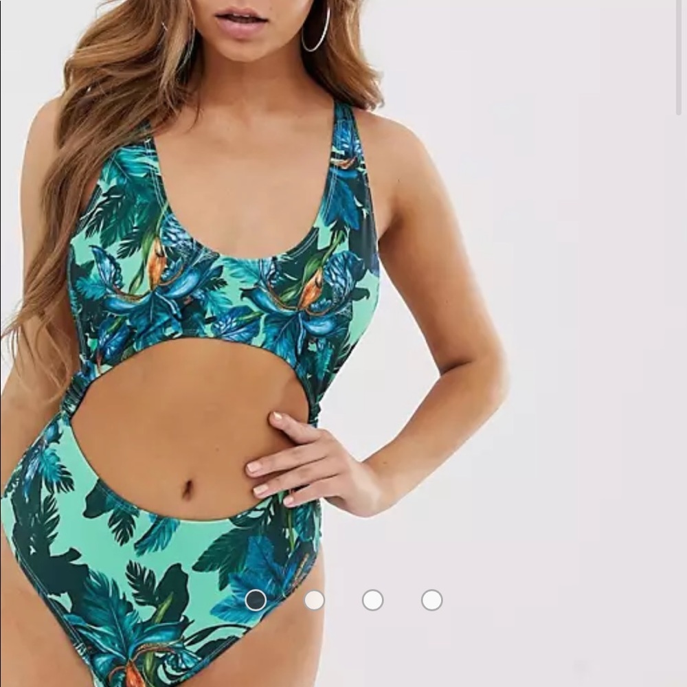 Cut out ONEPIECE Swimsuit